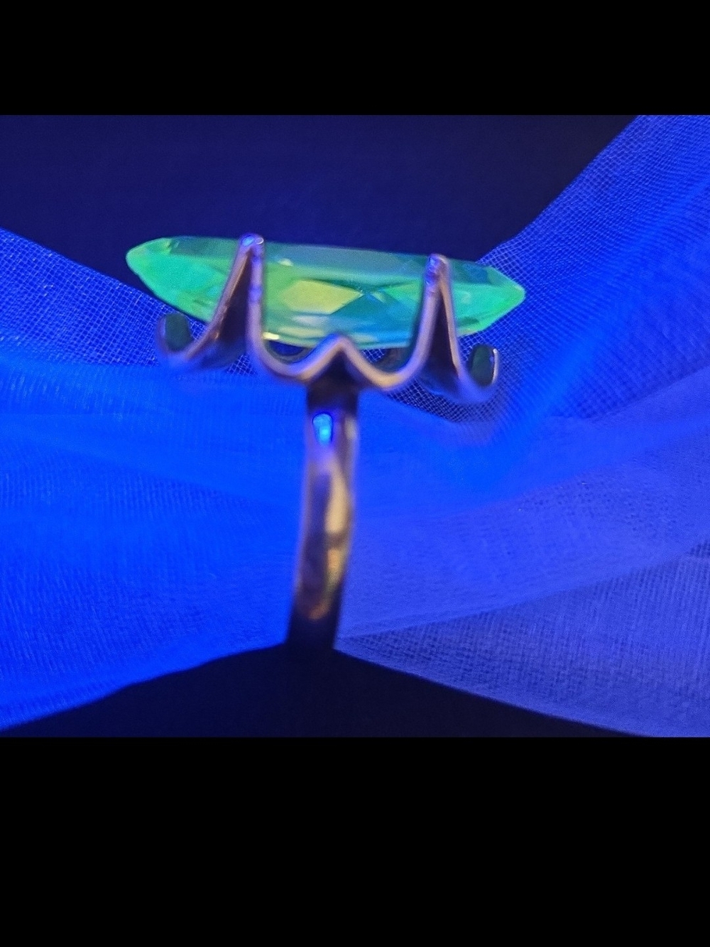 Uranium Vaseline Glass Ring - Elegant Women's Jewelry - Picture 5 of 7